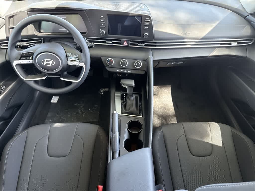 Thumbnail: 2025 Hyundai Elantra - 24