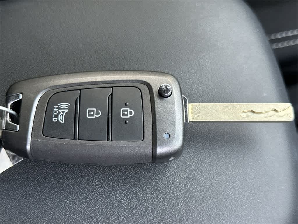 Thumbnail: 2022 Hyundai Venue - 28