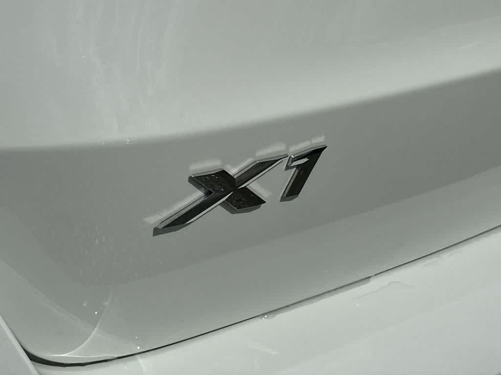 Thumbnail: 2025 BMW X1 - 10
