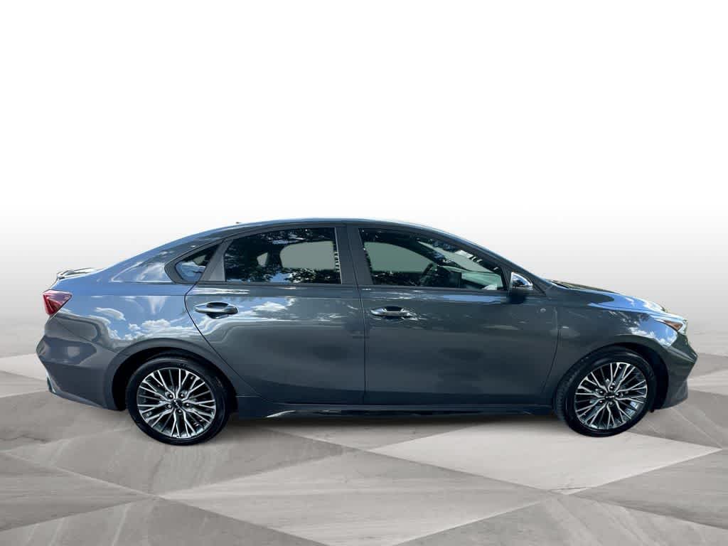 Thumbnail: 2024 Kia Forte - 9