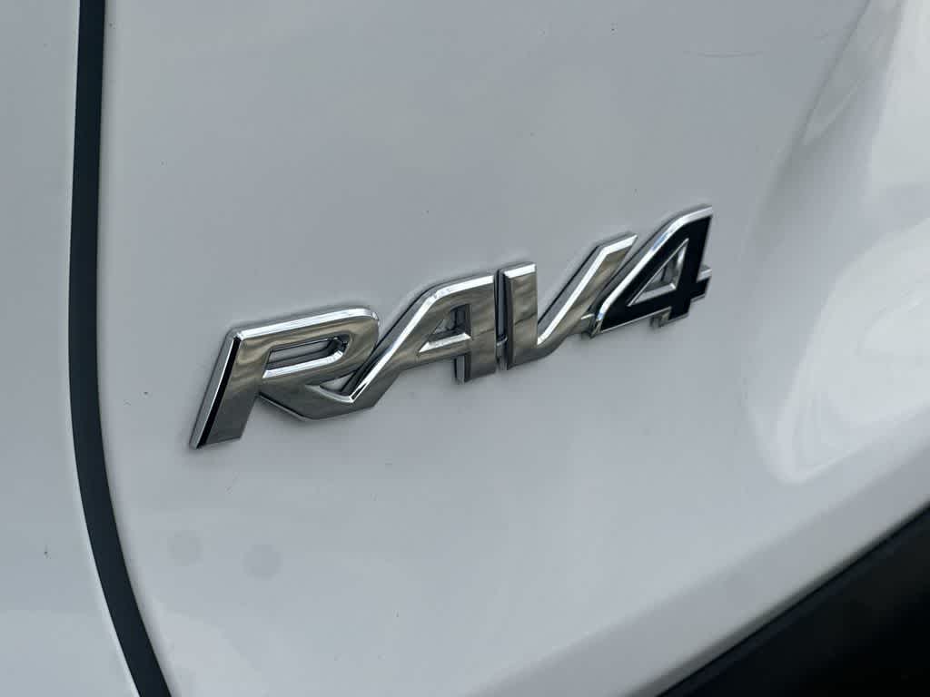 Thumbnail: 2024 Toyota RAV4 - 10