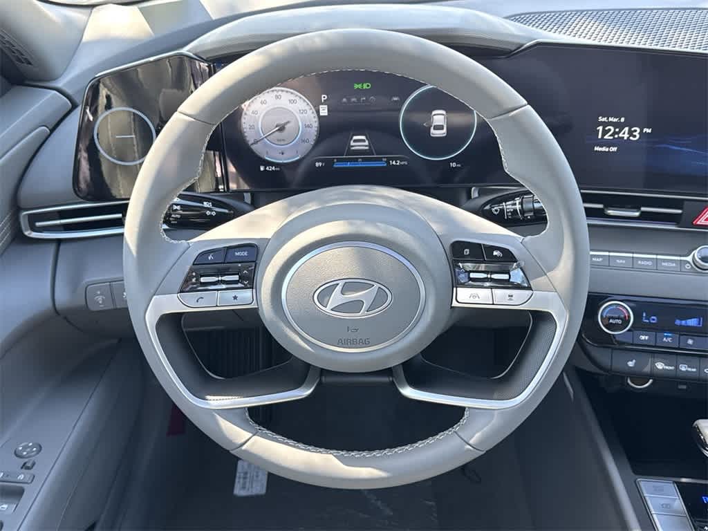 2025 Hyundai Elantra SEL 23
