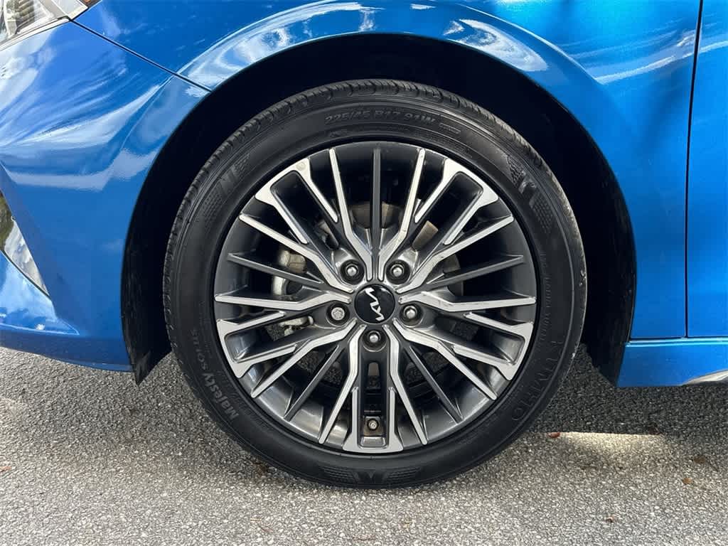 Thumbnail: 2022 Kia Forte - 10