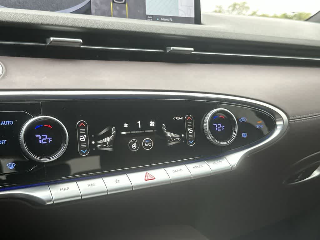 Thumbnail: 2023 Genesis GV70 - 20