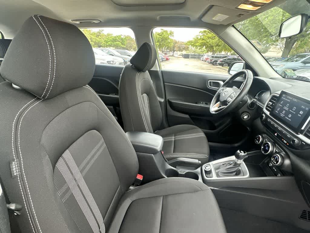 Thumbnail: 2023 Hyundai Venue - 27