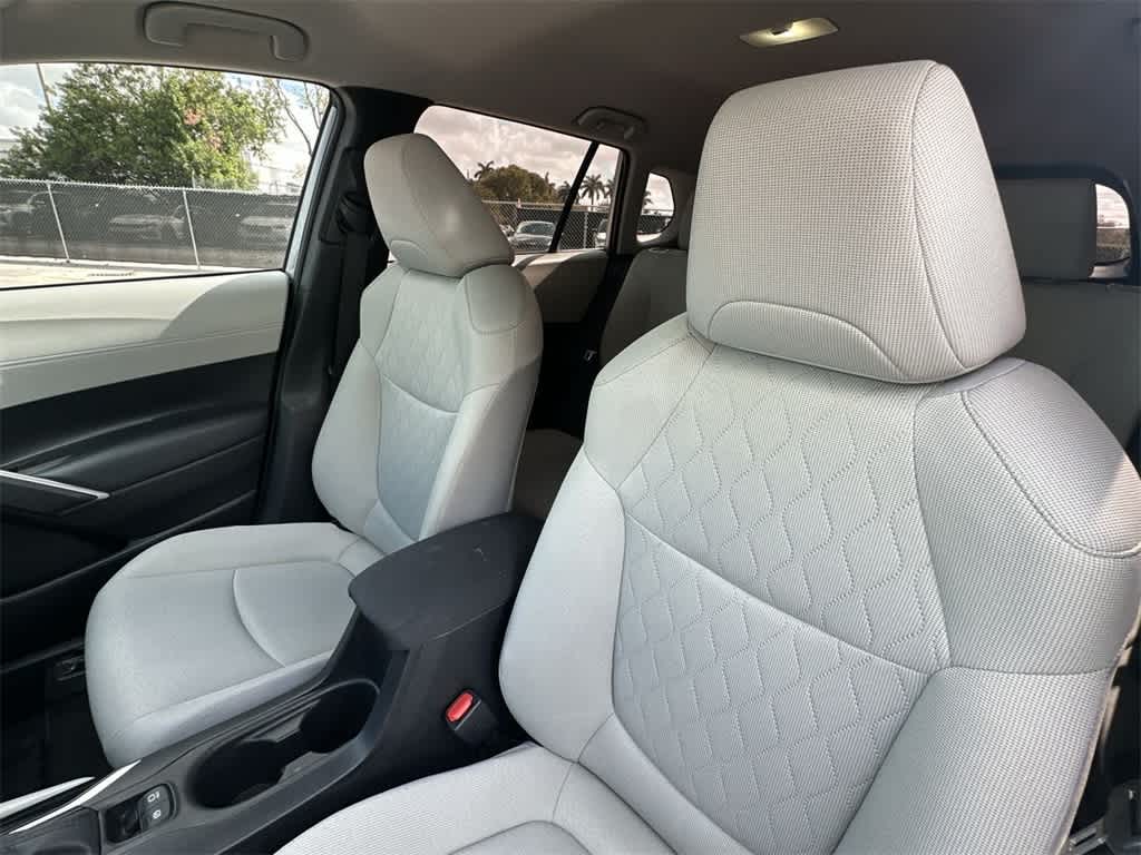 Thumbnail: 2022 Toyota Corolla Cross - 14