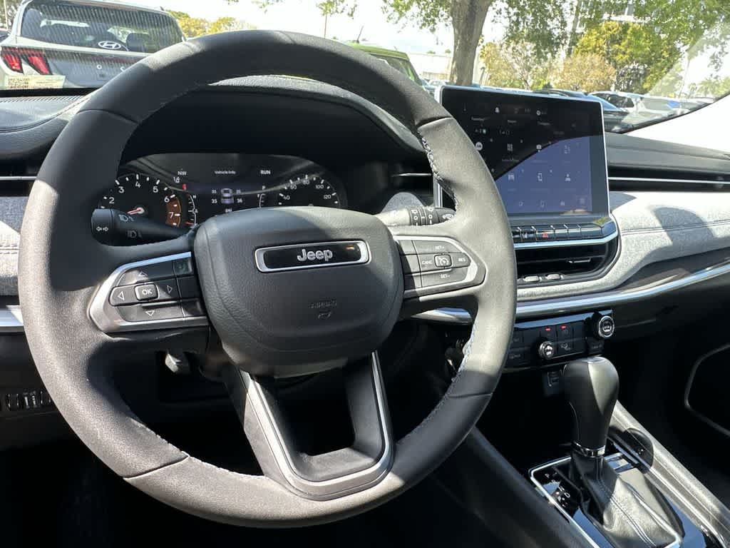 Thumbnail: 2022 Jeep Compass - 13