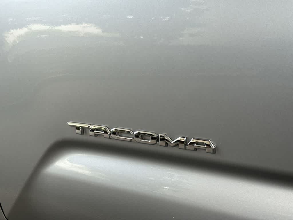 Thumbnail: 2021 Toyota Tacoma - 11