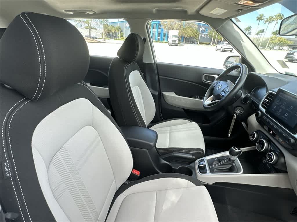 Thumbnail: 2023 Hyundai Venue - 27