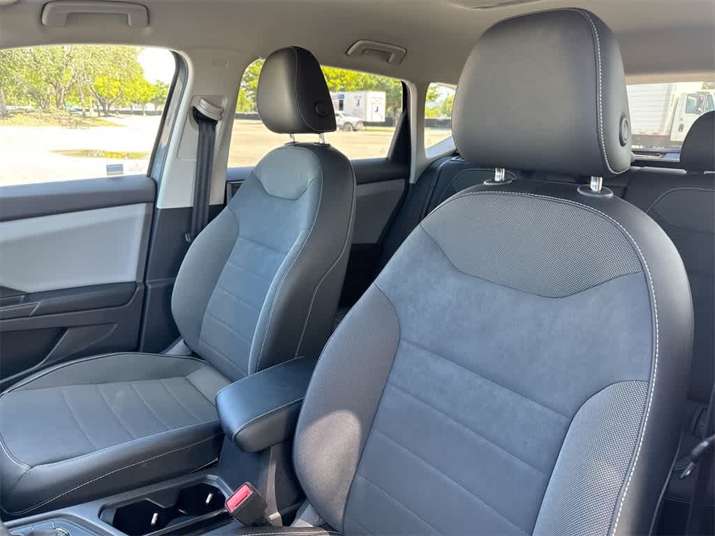 Thumbnail: 2022 Volkswagen Taos - 13