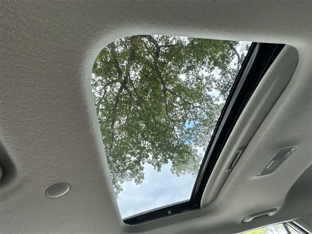 Thumbnail: 2025 Hyundai Venue - 17