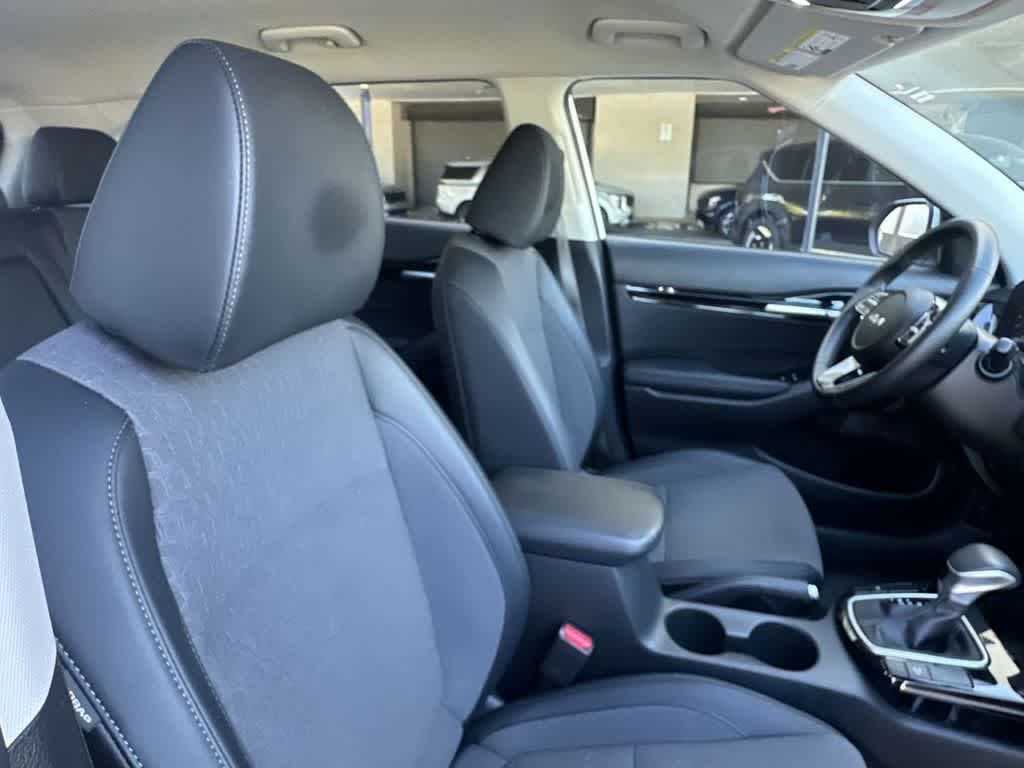 Thumbnail: 2024 Kia Seltos - 27