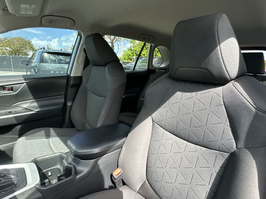 Thumbnail: 2022 Toyota RAV4 - 14