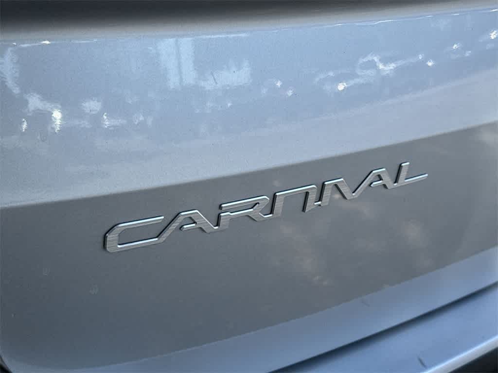 Thumbnail: 2023 Kia Carnival - 10