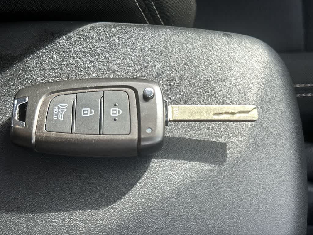 Thumbnail: 2023 Hyundai Venue - 28