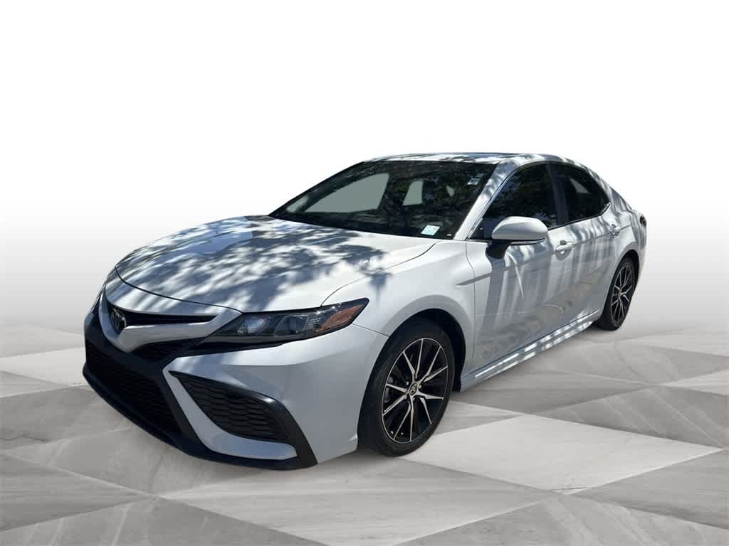 2024 Toyota Camry SE Hero Image