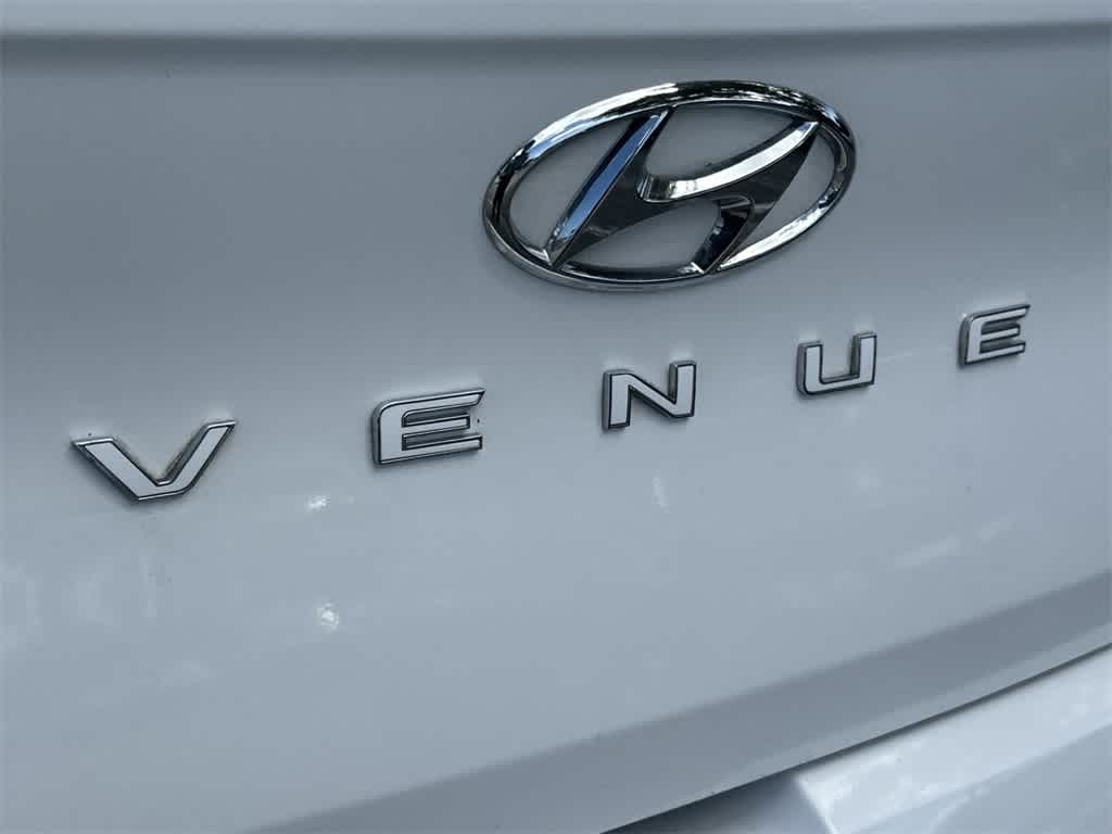 Thumbnail: 2023 Hyundai Venue - 10