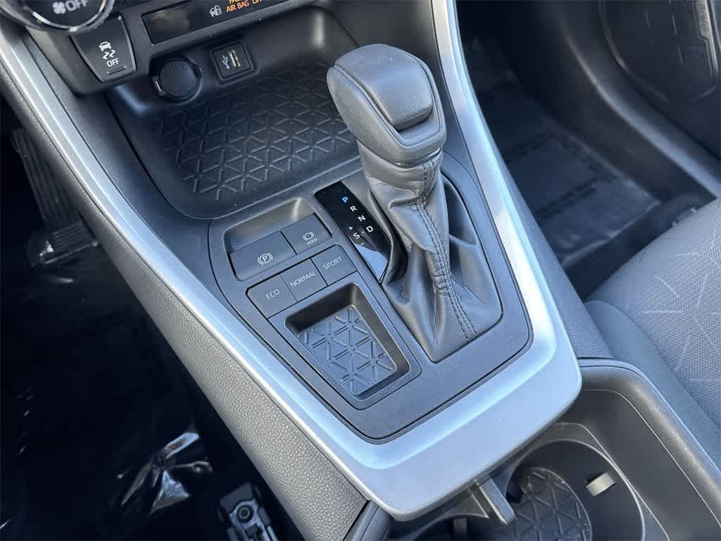 Thumbnail: 2024 Toyota RAV4 - 21