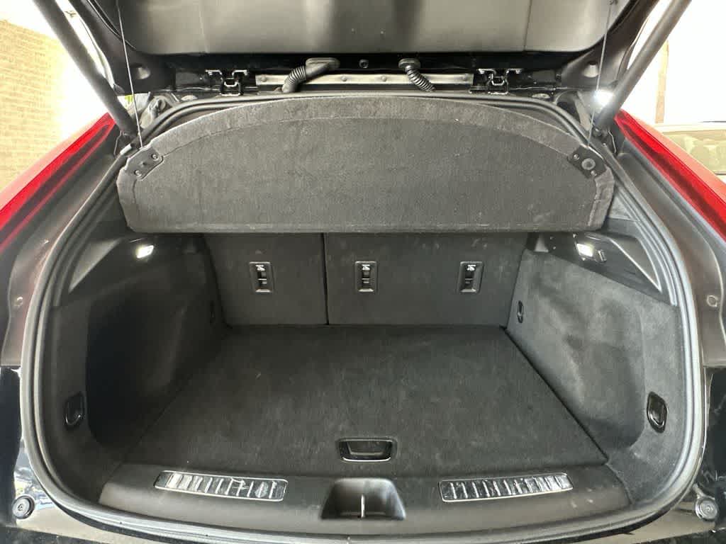 Thumbnail: 2024 Cadillac XT4 - 25