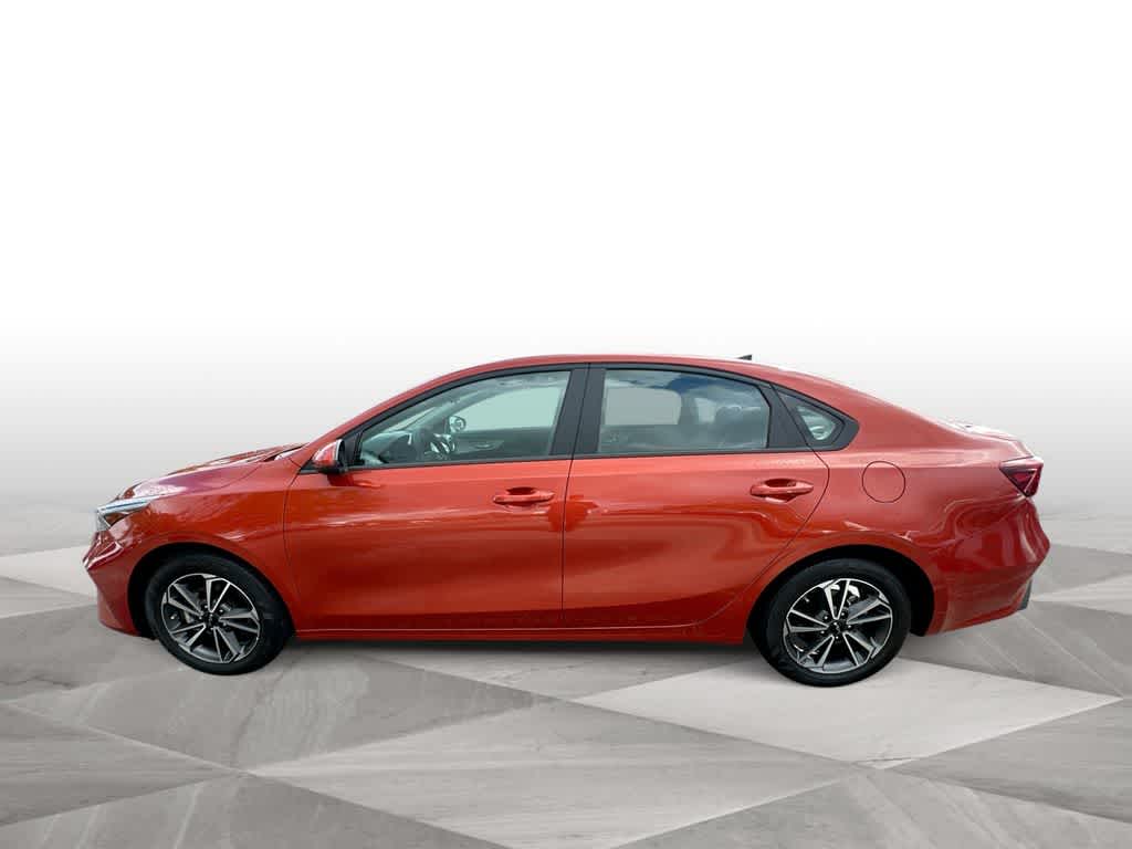 Thumbnail: 2023 Kia Forte - 5
