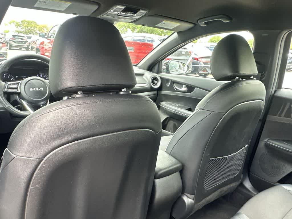 Thumbnail: 2023 Kia Forte - 23