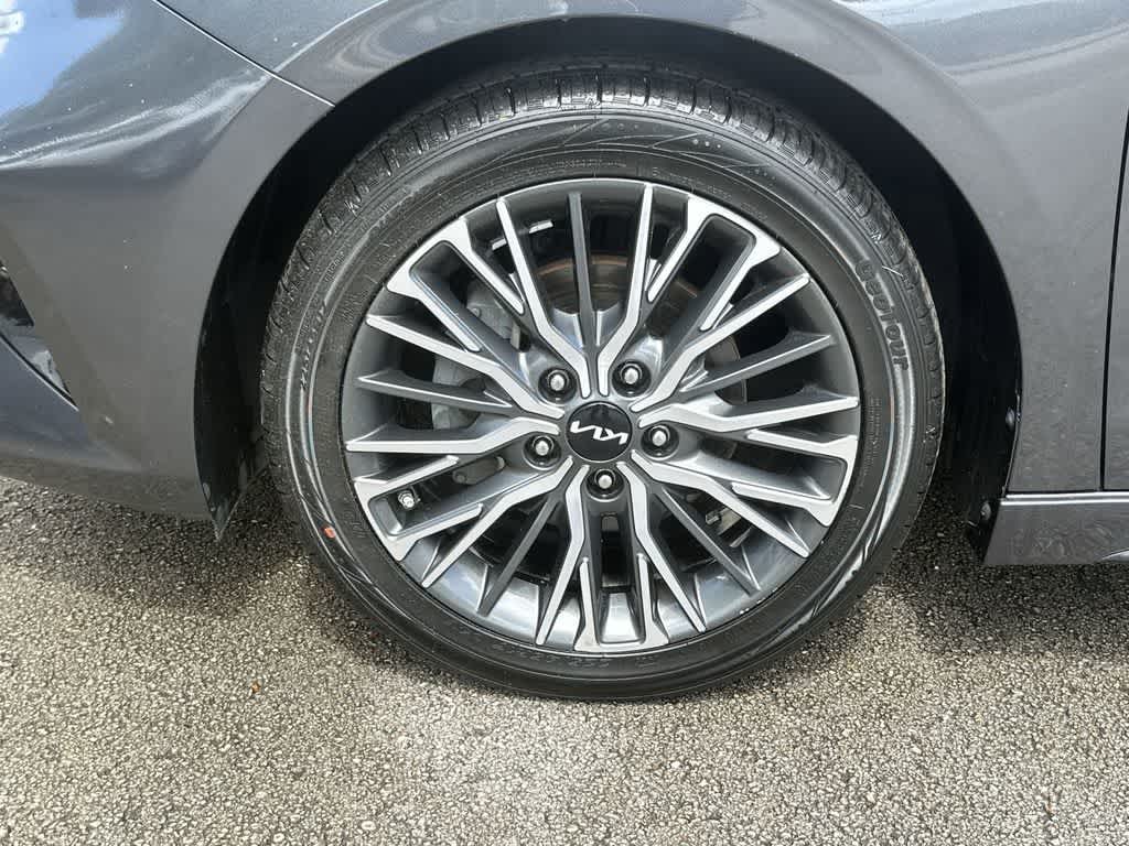 Thumbnail: 2023 Kia Forte - 10