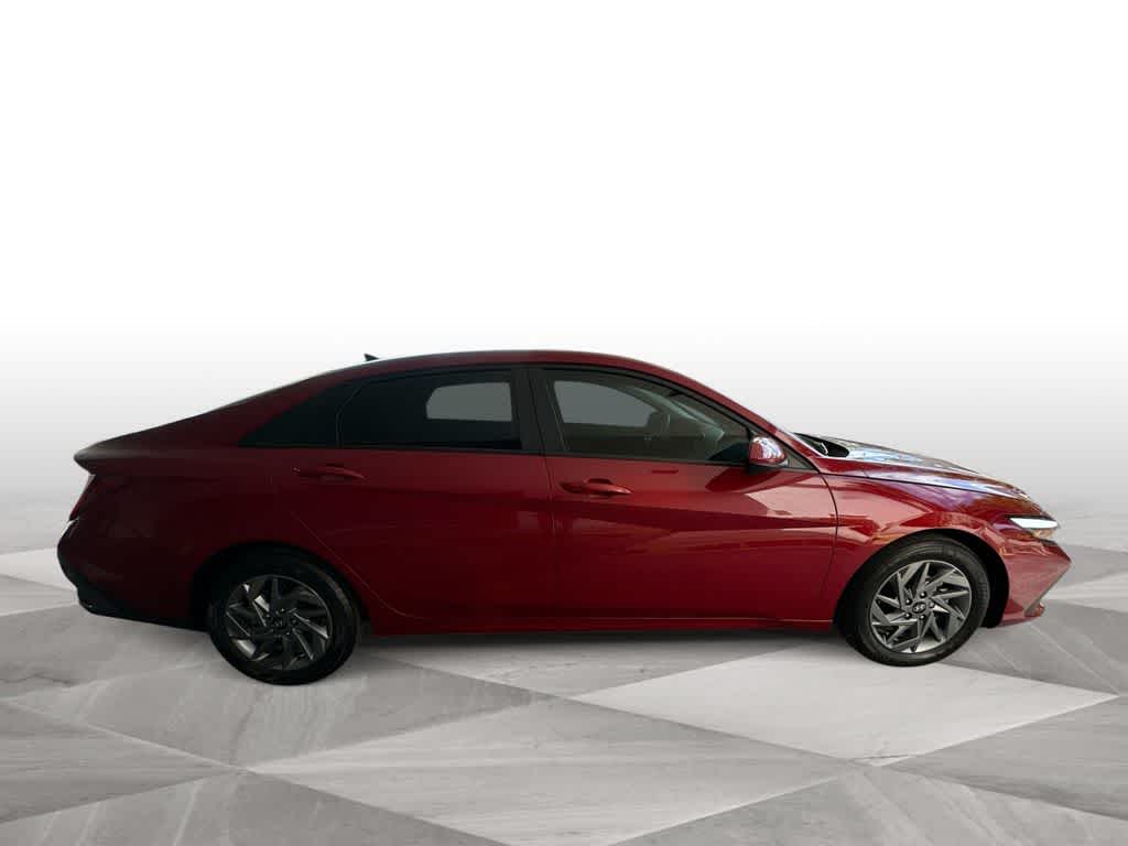 Thumbnail: 2024 Hyundai Elantra - 9