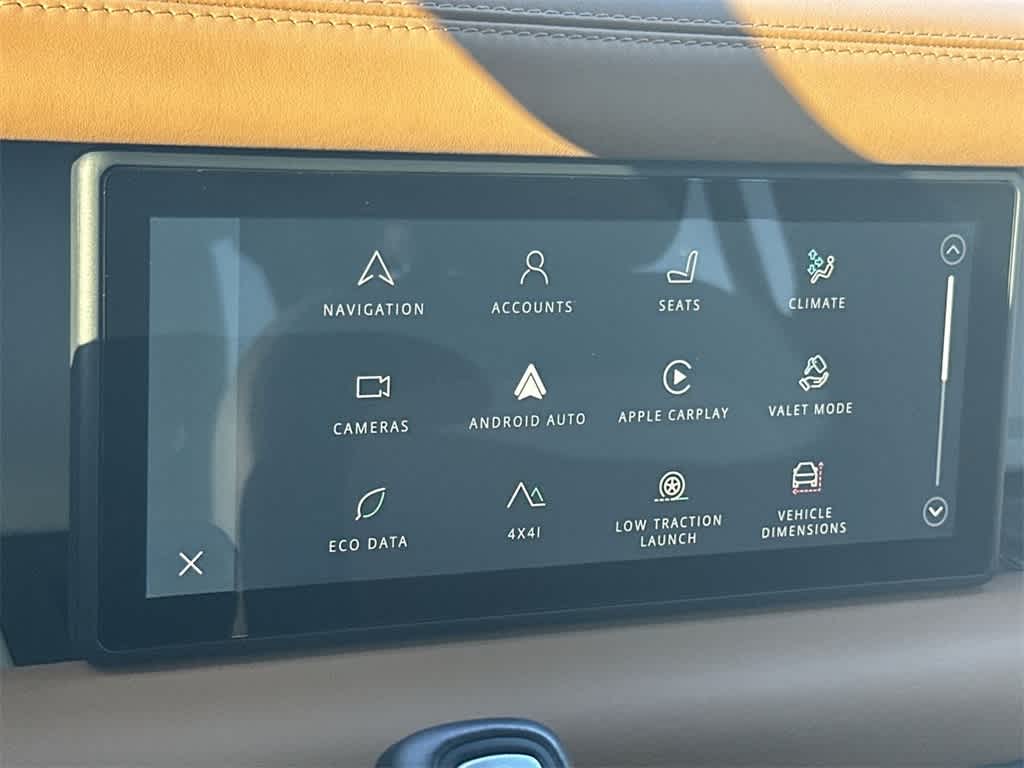 Thumbnail: 2023 Land Rover Defender - 18