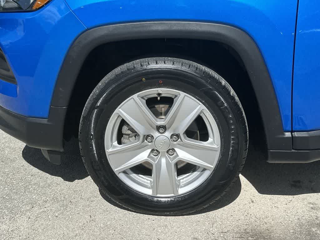 Thumbnail: 2022 Jeep Compass - 11