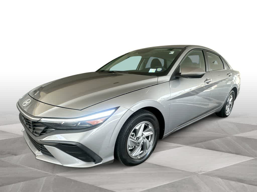 Thumbnail: 2025 Hyundai Elantra - 4