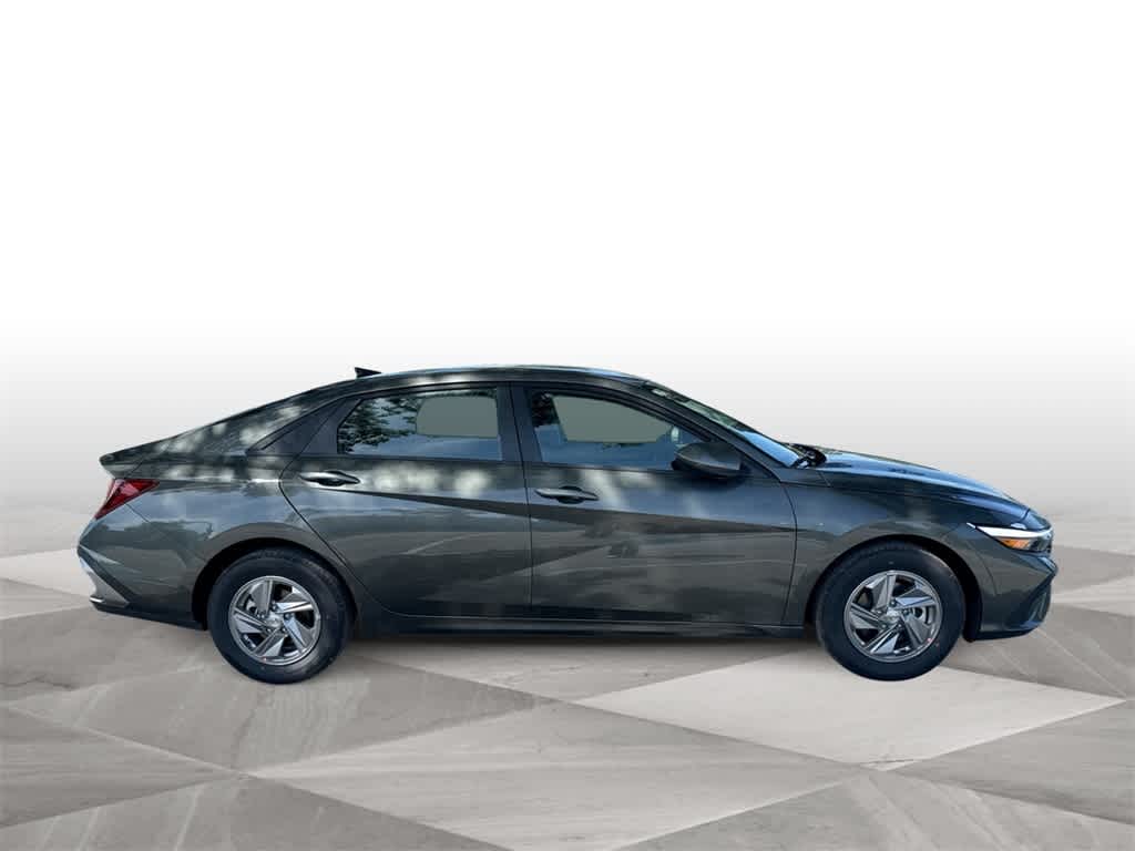 Thumbnail: 2025 Hyundai Elantra - 9