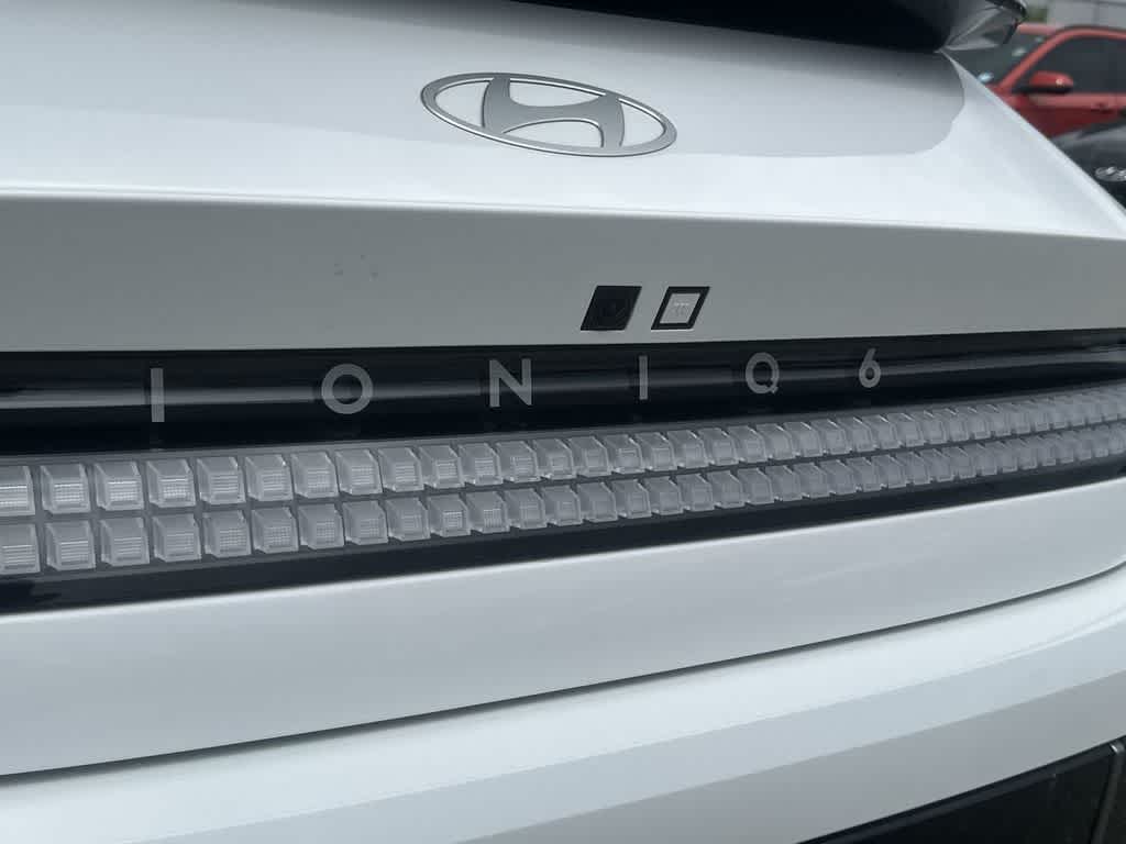 Thumbnail: 2023 Hyundai Ioniq 6 - 11