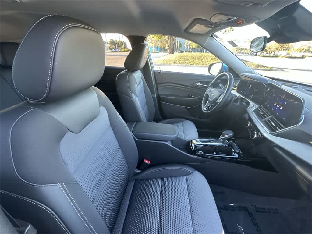 Thumbnail: 2025 Chevrolet Trax - 27