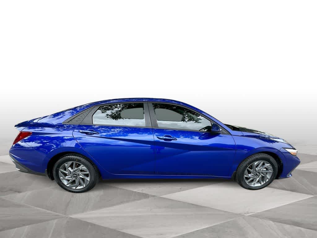 Thumbnail: 2024 Hyundai Elantra - 9
