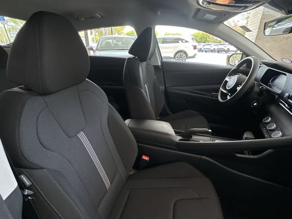 Thumbnail: 2025 Hyundai Elantra - 27