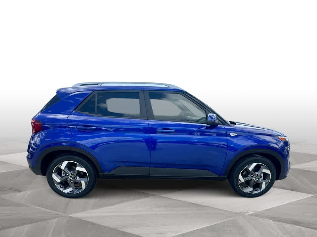 Thumbnail: 2023 Hyundai Venue - 9