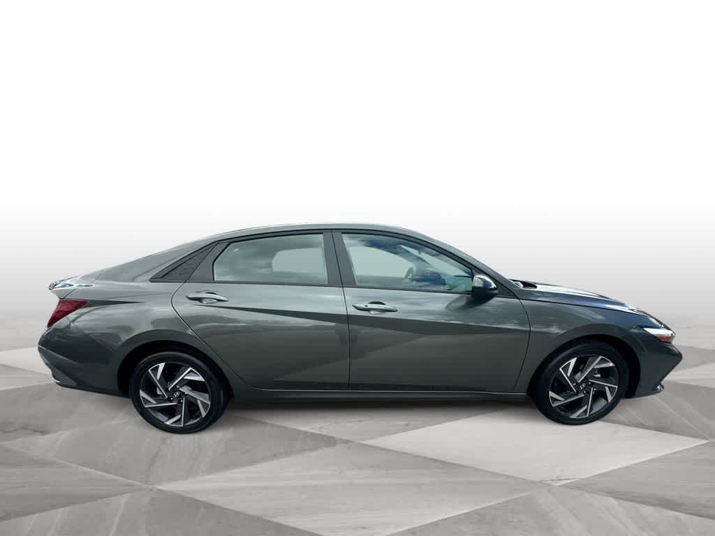 Thumbnail: 2025 Hyundai Elantra - 9