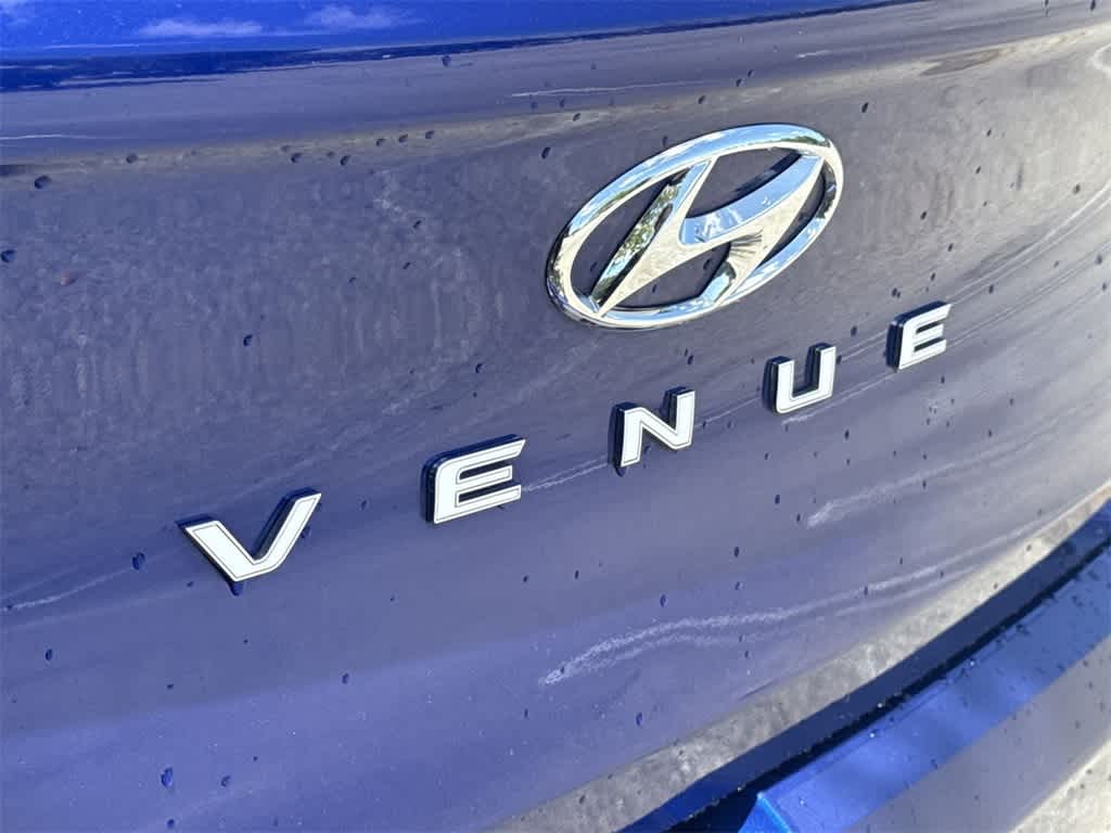 2023 Hyundai Venue Limited 10