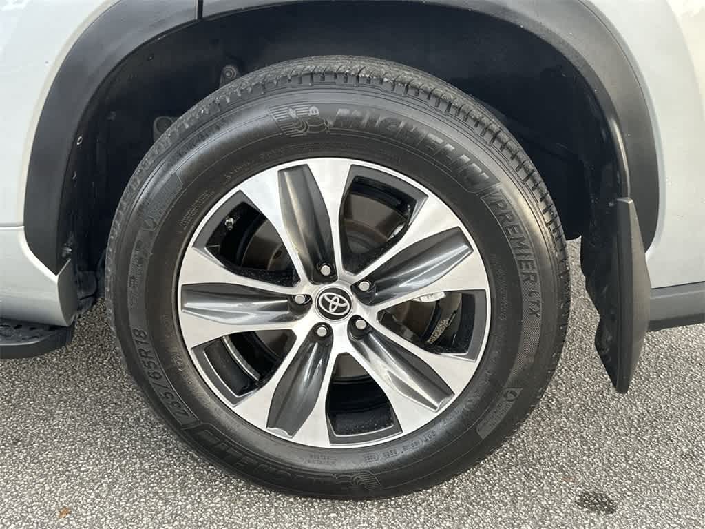 Thumbnail: 2023 Toyota Highlander - 11