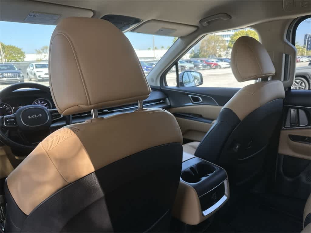 Thumbnail: 2023 Kia Carnival - 23