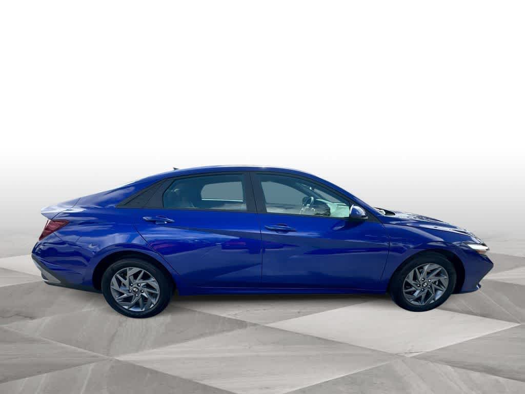 Thumbnail: 2024 Hyundai Elantra - 9
