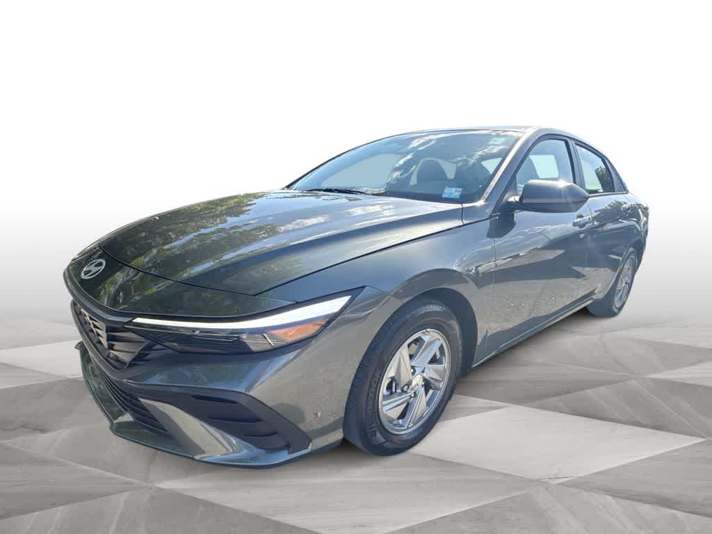 Thumbnail: 2025 Hyundai Elantra - 4