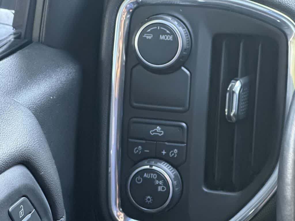 Thumbnail: 2020 Chevrolet Silverado 1500 - 17