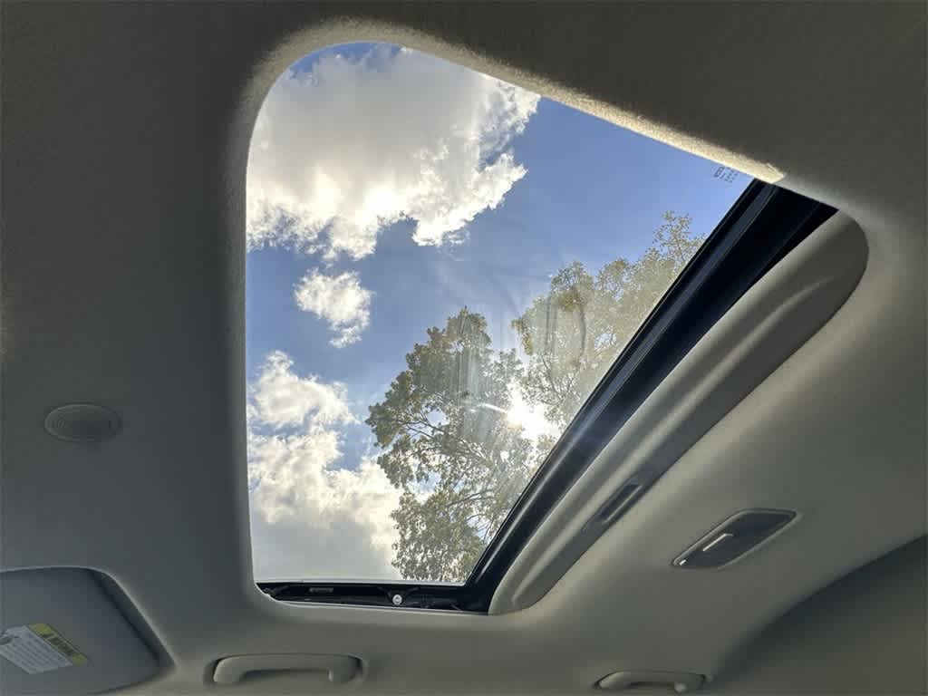 Thumbnail: 2023 Hyundai Venue - 17