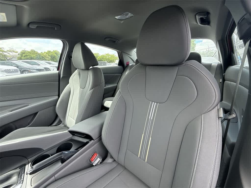 Thumbnail: 2025 Hyundai Elantra - 14