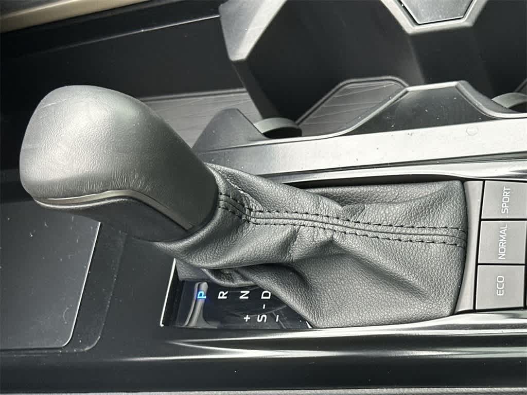 Thumbnail: 2025 Toyota Camry - 21