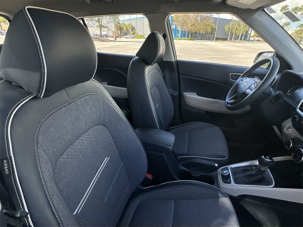 Thumbnail: 2023 Hyundai Venue - 27