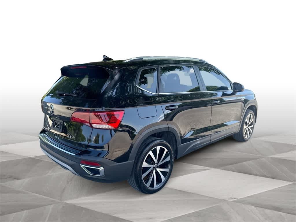 Thumbnail: 2022 Volkswagen Taos - 8