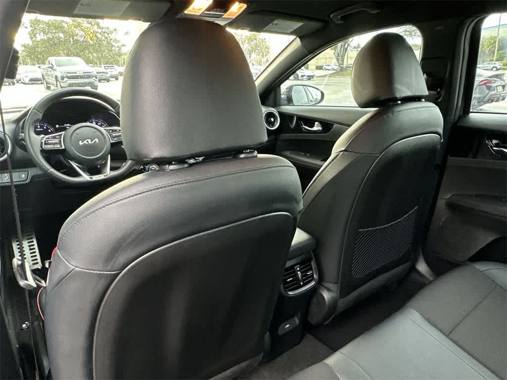 Thumbnail: 2023 Kia Forte - 23