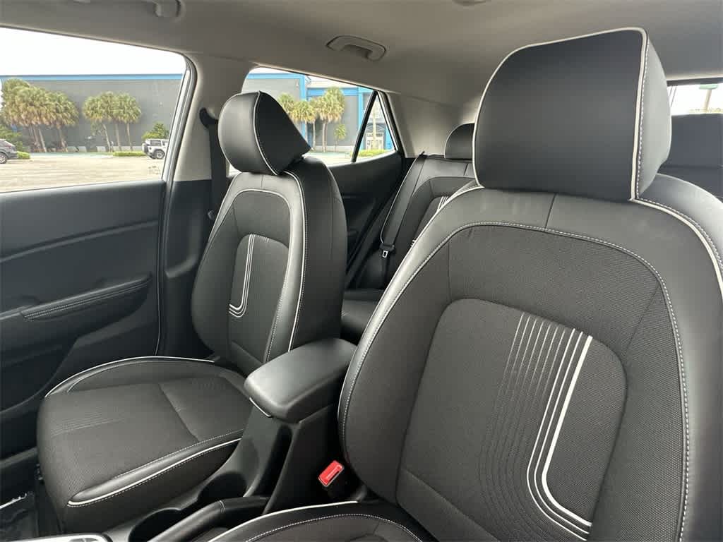 Thumbnail: 2023 Hyundai Venue - 14